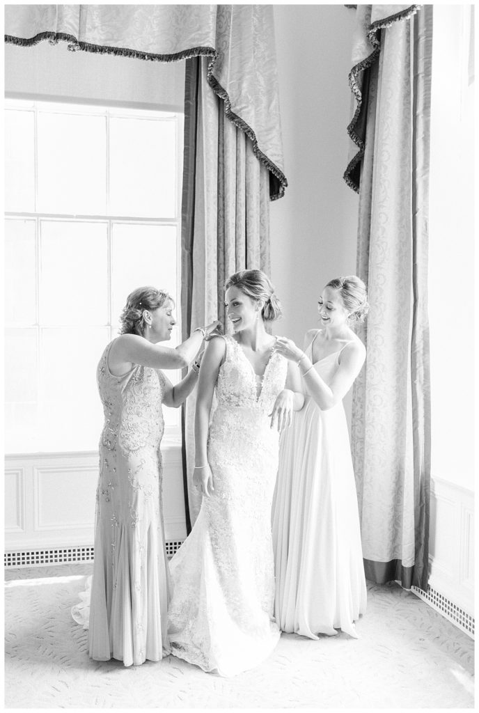 A bride getting ready at The University Club of Pittsburgh.